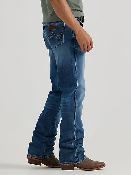 Men s Wrangler Retro Relaxed Boot Cut Jean