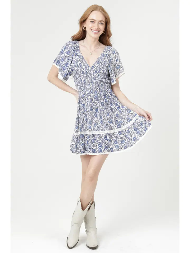angie blue floral dress Women's Angie Flutter Sleeve Blue Floral Dress